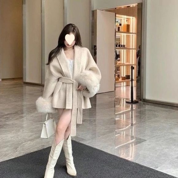Lace-up Furry Sleeves Thin Hepburn Style Woolen Coat - Image 2