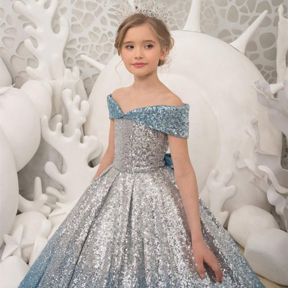 Girls long tail dress - Image 5