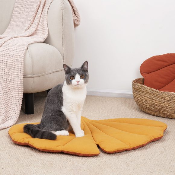Leaf Shape Soft Dog Bed Mat Soft Crate Pad Machine Washable Mattress for Large Medium Small Dogs and Cats Kennel Pad - Image 7