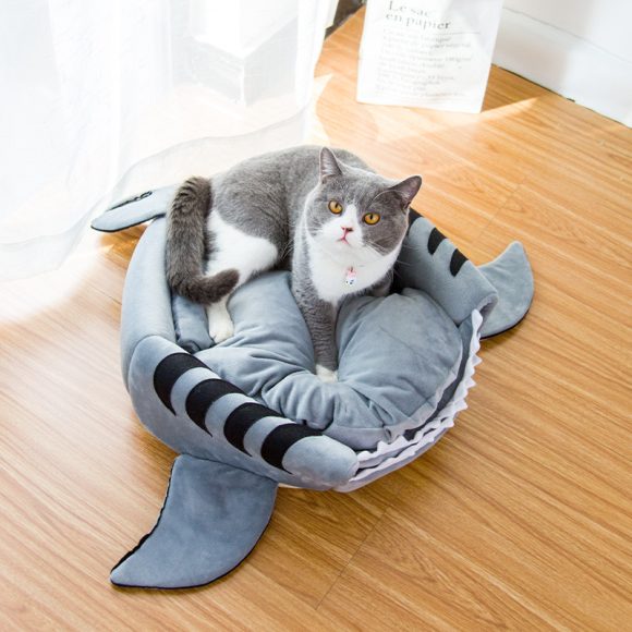 Creative Dual-Purpose Shark Pet Bed Small Dogs And Cats Warm Pet Bed - Image 6