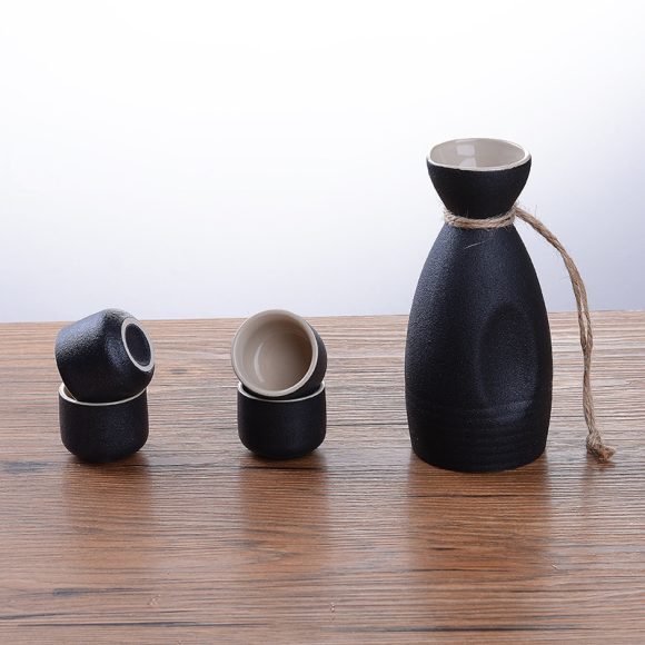 Sakura vintage sake set - Image 3