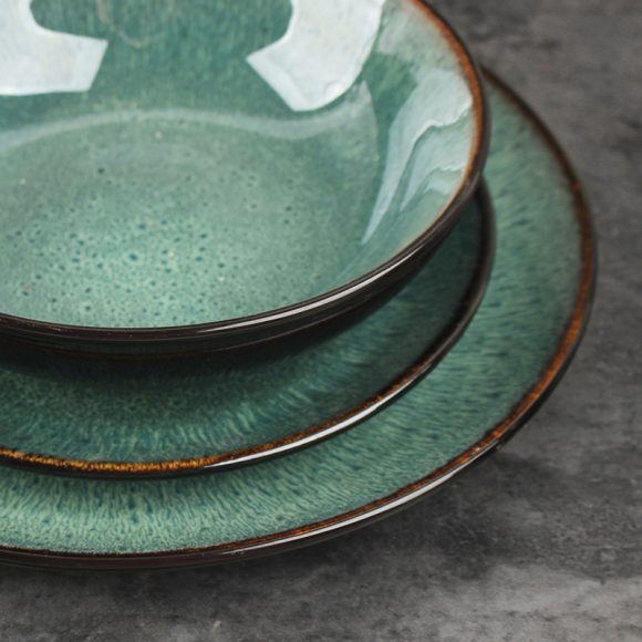 Retro bowls and plates - Image 8