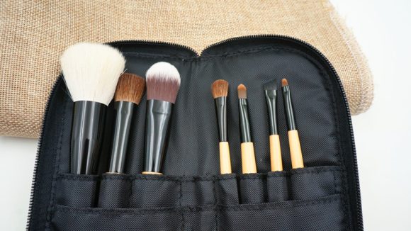 Bobbi Brown makeup brush 7 Mycoplasma wood animal hair cosmetic brush belt leather Makeup Kit spot - Image 2