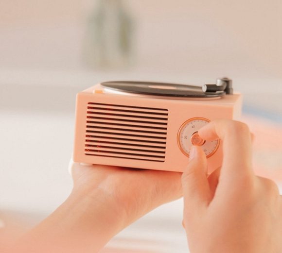 Retro Vinyl Wireless Bluetooth Small Sound Speaker - Image 10