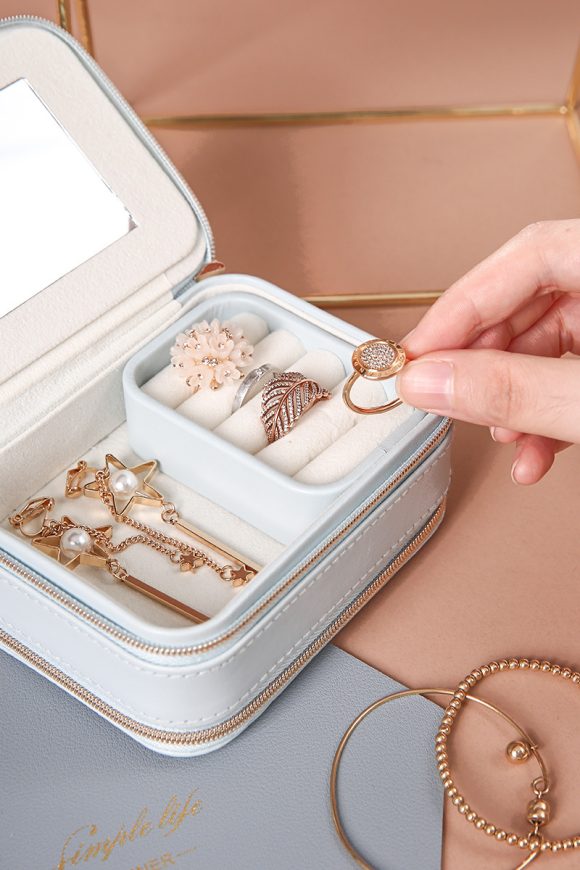 Portable travel jewelry box - Image 9