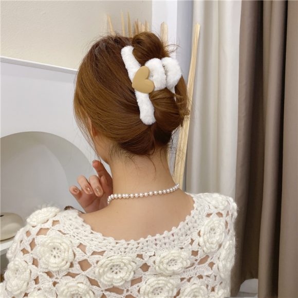 Korea Dongdaemun Love Plush Autumn Winter Grab Clip - Image 8