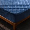Crystal fleece padded bed cover - Image 10