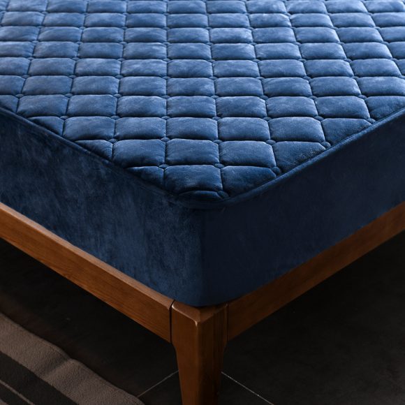 Crystal fleece padded bed cover - Image 10
