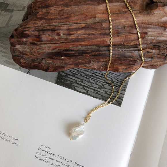 925 Sterling Silver Design Baroque Shaped Pearl Pendant Golden Necklace - Image 5