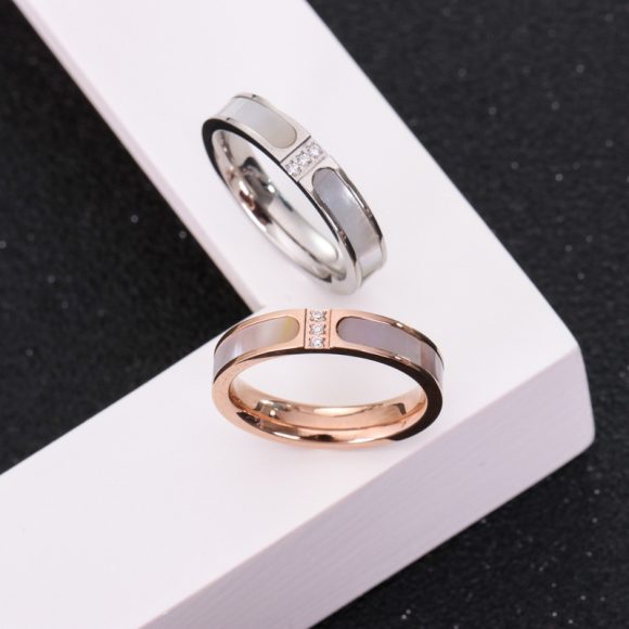 Fashion three diamond inlaid shell ring - Image 2