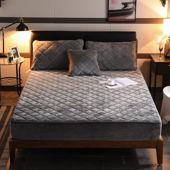 Crystal fleece padded bed cover - Image 4