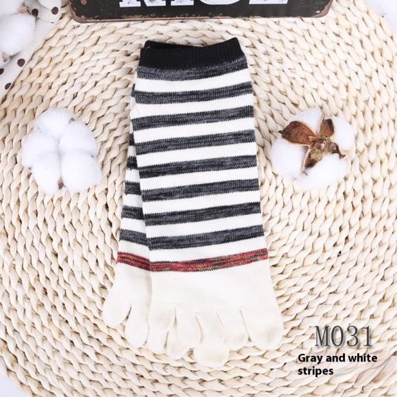 Niche Mixed Color Stripe Short Split Toe Cotton Socks - Image 4