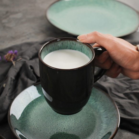 Retro bowls and plates - Image 6