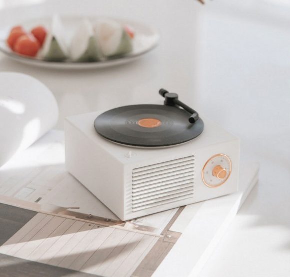 Retro Vinyl Wireless Bluetooth Small Sound Speaker - Image 4