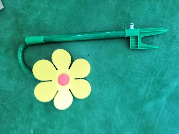 Garden Sprinkler Plastic Sprinkler Sunflower Sprinkler Garden Work Tool Adjustable Sprinklers And Garden Hoses - Image 4