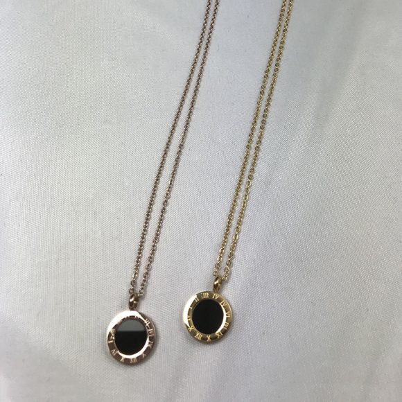 Roman Pattern Black Shell Pendant - Image 2