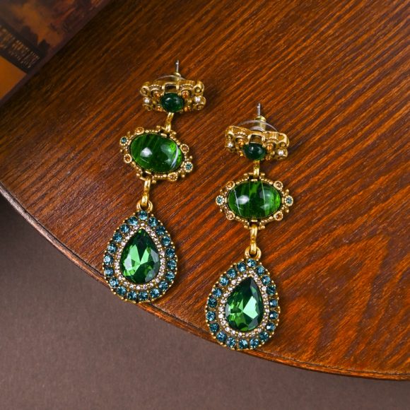 Glass Hollow Jeweled Necklace Bracelet Earring Set - Image 8