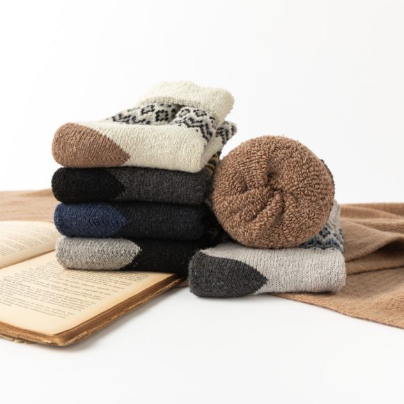 Men's And Women's British Style Extra Thick Thermal Socks - Image 3