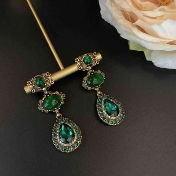 Glass Hollow Jeweled Necklace Bracelet Earring Set - Image 6