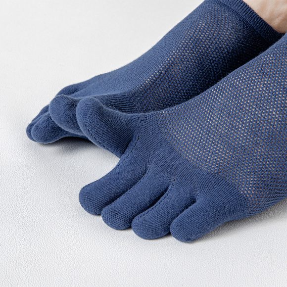 Men's Thin Mesh Breathable Five Finger Invisible Socks - Image 5