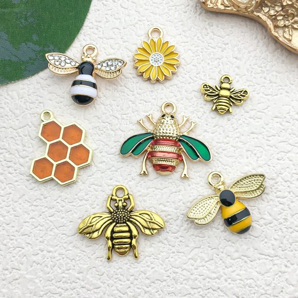 Korean Style Dripping Bee Ornament Accessory Pendant - Image 5