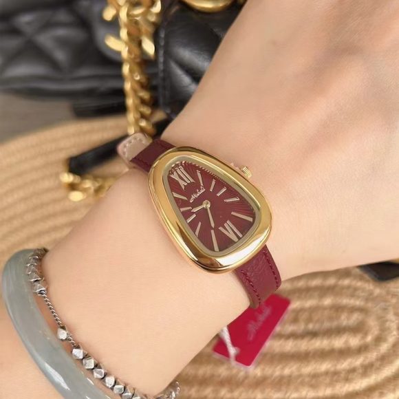 Women's High-grade Leather Belt Quartz Casual Watch - Image 3