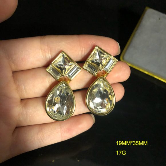 Special Interest Light Luxury Necklace And Earrings Suite - Image 3