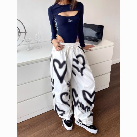 Hip Hop Heart Graffiti Elastic Waist Drawstring Wide Leg Pants - Image 4