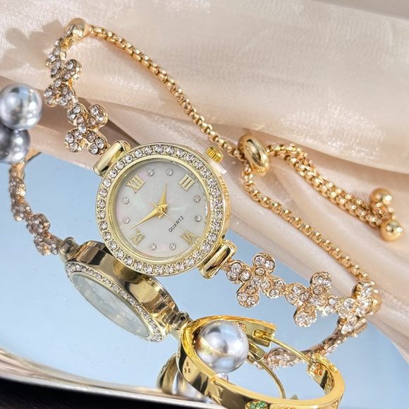 Flower-shaped Diamond-embedded Student Pull-out Bracelet Watch - Image 3