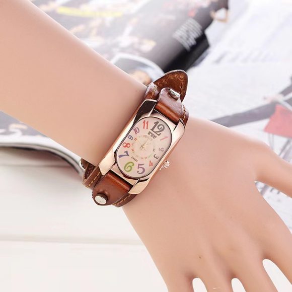 Trendy Vintage Genuine Leather Men's Watch - Image 3