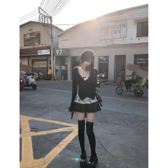 Classic Style Atmosphere Furry V-neck Cardigan Jacket - Image 2
