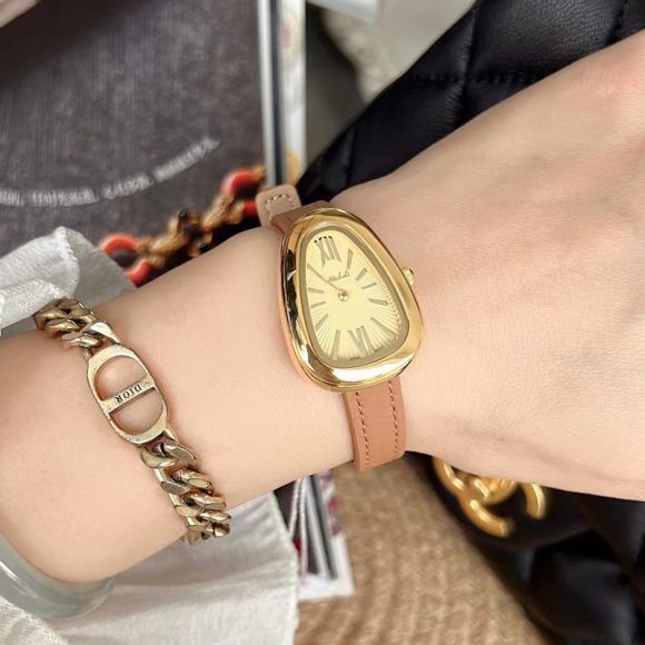 Women's High-grade Leather Belt Quartz Casual Watch - Image 7