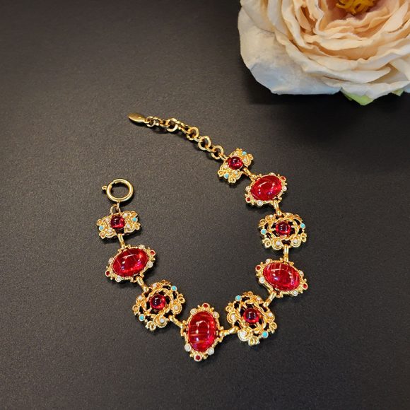 Glass Hollow Jeweled Necklace Bracelet Earring Set - Image 9