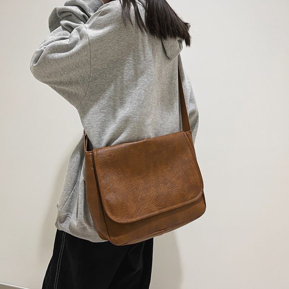 Men's Simplicity British Style Vintage Messenger Bag - Image 3
