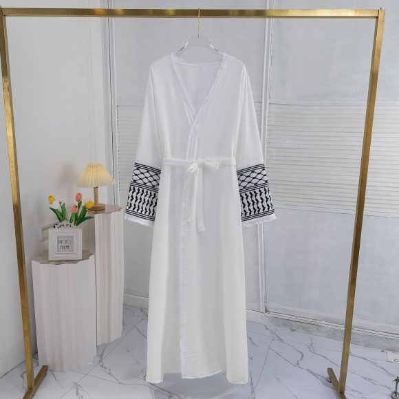 Elegant Cardigan Embroidered Muslim Dress Women's Robe - Image 4