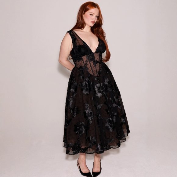 Black Deep V-neck Mesh A- Line High-end Evening Dress - Image 5