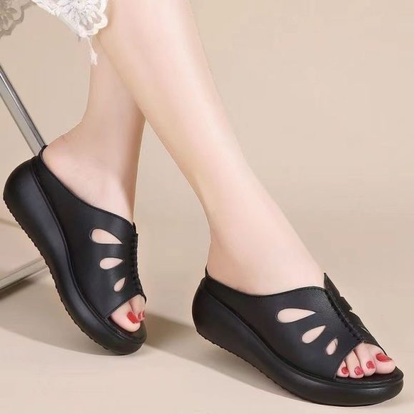 Mid-heel Outdoor Hollow Women's Slippers For Middle-aged Women - Image 4