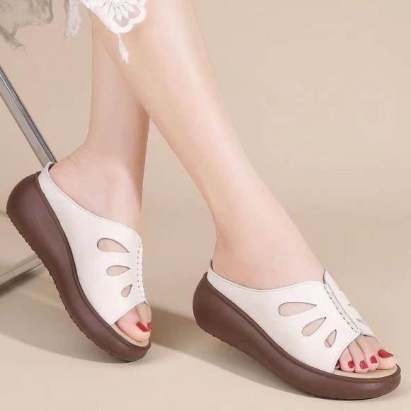 Mid-heel Outdoor Hollow Women's Slippers For Middle-aged Women - Image 7