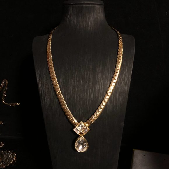 Special Interest Light Luxury Necklace And Earrings Suite - Image 4
