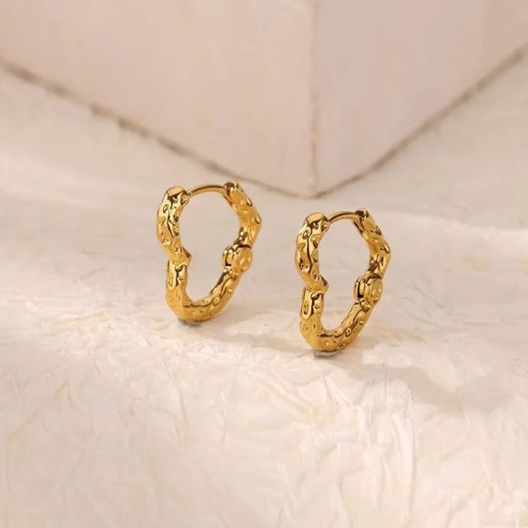 Simple Love Heart Earrings Ear Ring Women's New Trendy Arc Earrings - Image 8