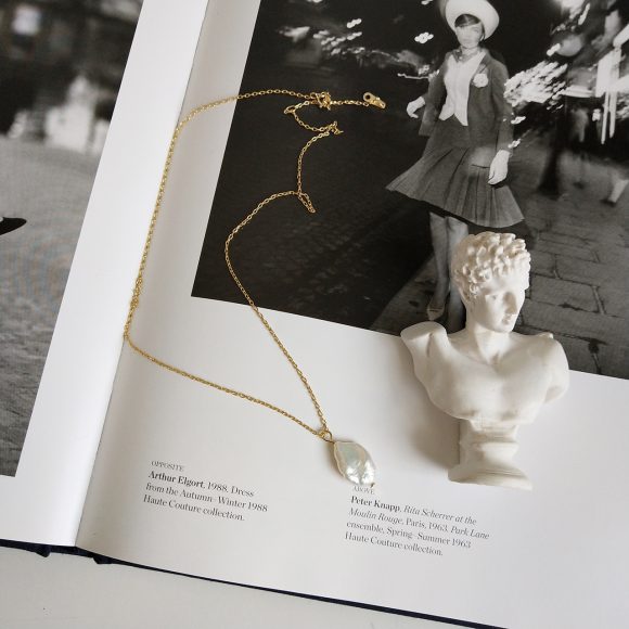 925 Sterling Silver Design Baroque Shaped Pearl Pendant Golden Necklace - Image 3