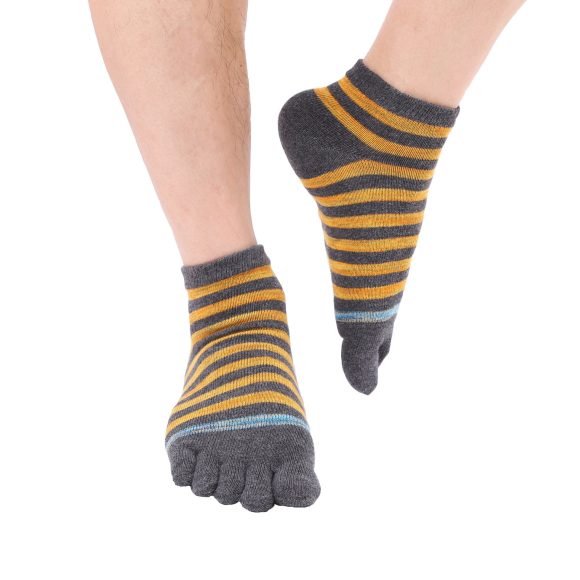Niche Mixed Color Stripe Short Split Toe Cotton Socks - Image 5