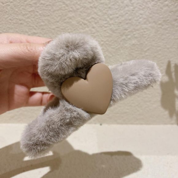 Korea Dongdaemun Love Plush Autumn Winter Grab Clip - Image 2