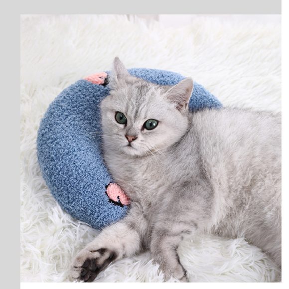U-shaped Cat Toy Pillow To Protect Cervical Vertebra Pet Sleeping Pillow Soft Sounding Deep Sleep - Image 5
