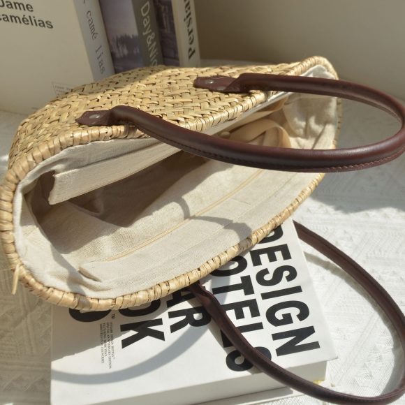 Hand-woven Water Grass Handbag Vintage Shopping Basket Bag - Image 2