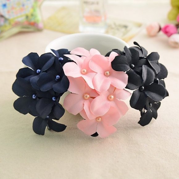 Ladies Handmade Fabric Six Flower Hair Accessories - Image 8