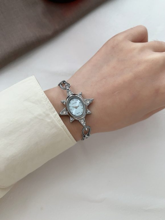 Octagonal Star Retro Art Watch - Image 8