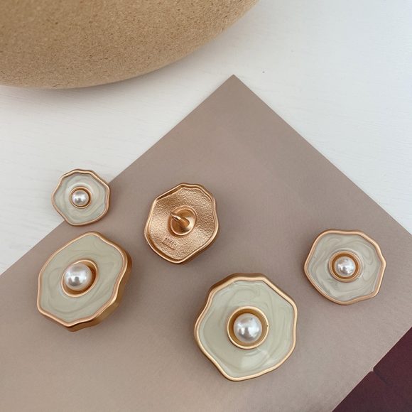 Metal Button Pearl Cream White Tweed Jacket Coat Button - Image 2