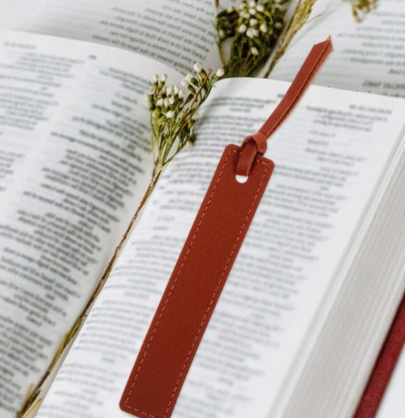 Retro Leather Marker Book Separated Reading Bookmark - Image 6