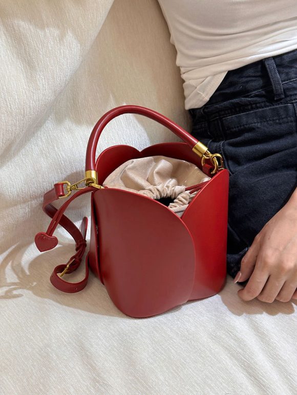 Popular Red Bridal Petal Portable Bucket Bag - Image 4